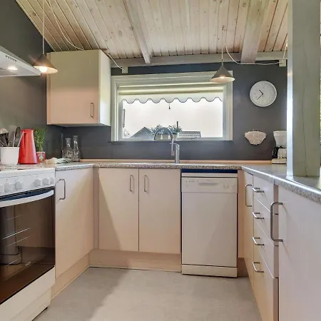 Aleksa - 400m From The Sea In Funen By Interhome *